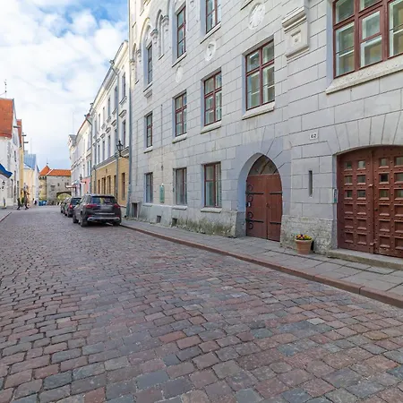 In A Real Medieval Tower, Lower Floors Apartment