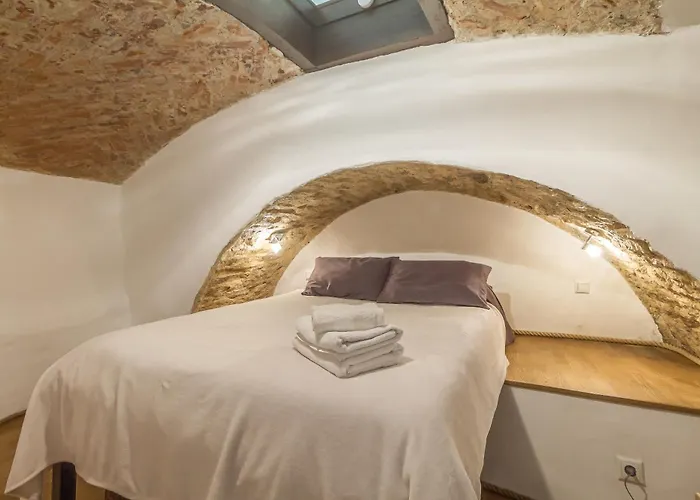 In A Real Medieval Tower, Lower Floors * Reval