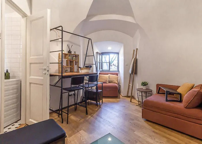 In A Real Medieval Tower, Lower Floors Apartman
